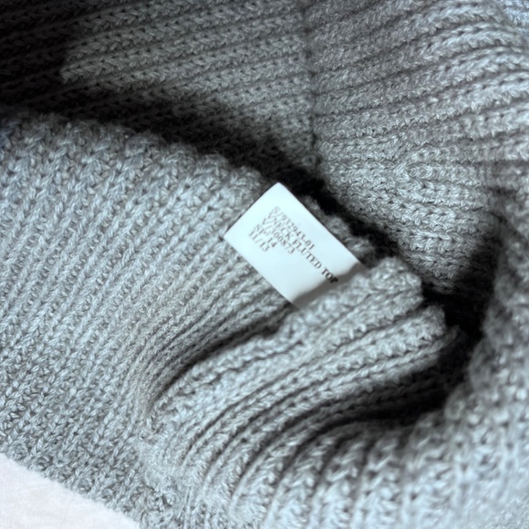 Banana Republic V-Neck Peplum Cashmere Cotton Sweater - Grey (NWOT) - Picture 5 of 5